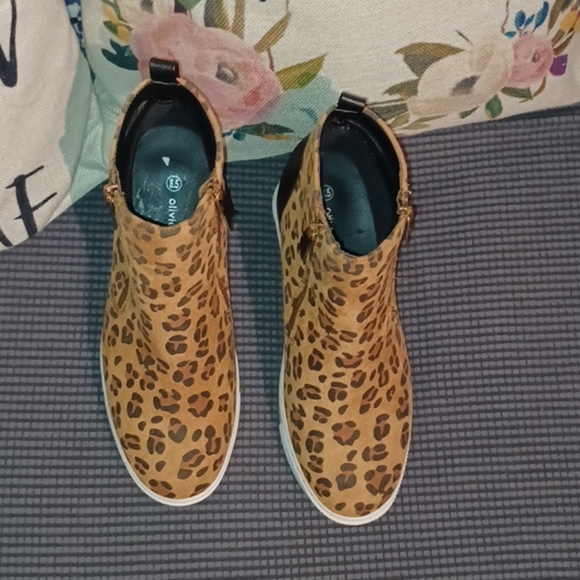 Olivia +Kate Ani.al print bootie - Picture 7 of 8